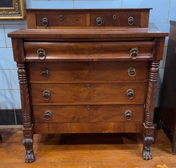 ANTIQUE FEDERAL CARVED CHEST OF DRAWERS (1 of 5)
