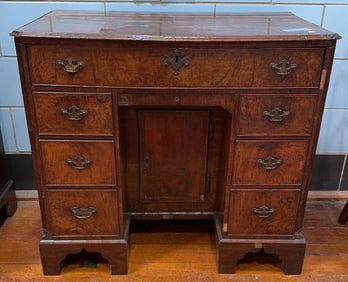 ANTIQUE ENGLISH KNEEHOLE DESK