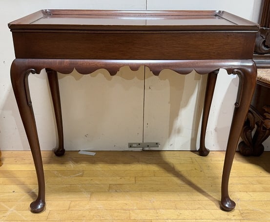 COLONIAL WILLIAMSBURG KITTINGER QUEEN ANNE TEA TAB (1 of 5)