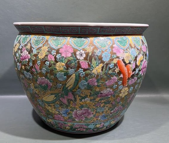 ORIENTAL PORCELAIN PLANTER: 10" HIGH