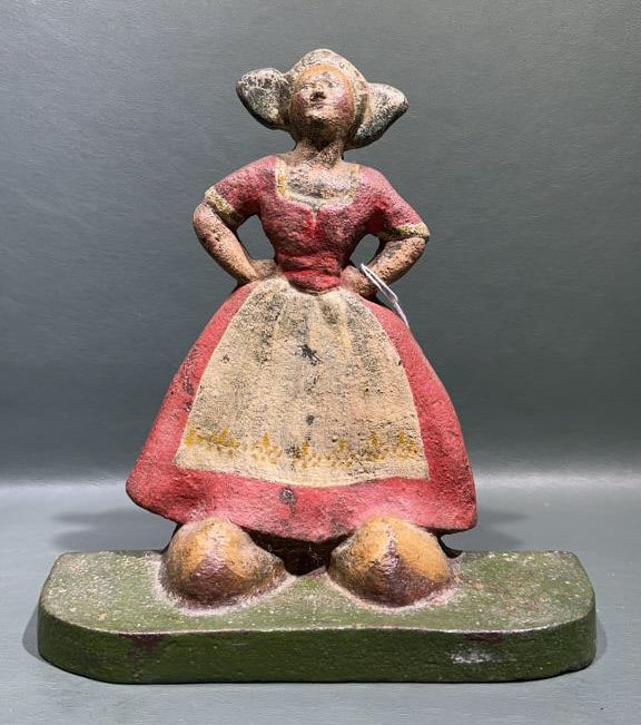 ANTIQUE CAST IRON DUTCH GIRL DOOR STOP (1 of 4)