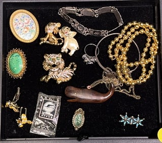 COSTUME JEWELRY LOT
