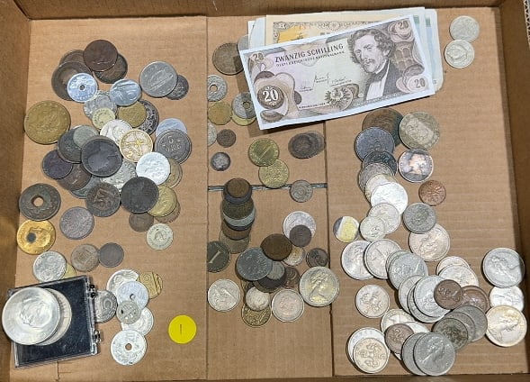 COLLECTION OF VARIOUS FOREIGN COINS (1 of 7)