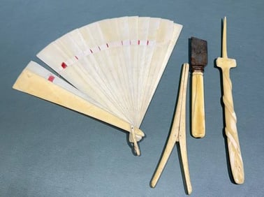 COLLECTION OF ANTIQUE BONE ITEMS