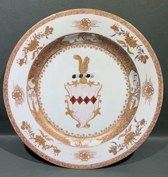 18TH C CHINESE EXPORT ARMORIAL CHARGER (1 of 6)