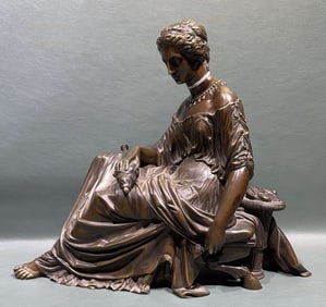 BRONZE FIGURE OF LOUNGING WOMEN