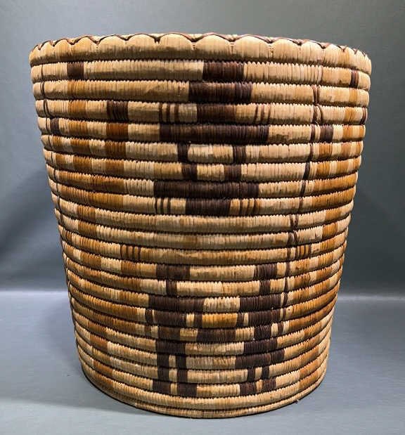 MONUMENTAL VINTAGE NATIVE AMERICAN "PAPAGO" BASKET (1 of 6)