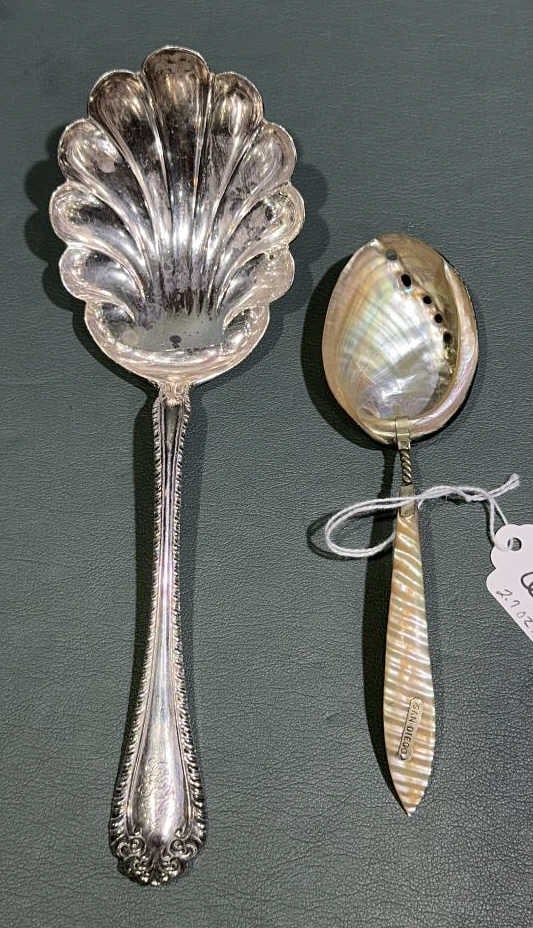 STERLING SERVING SPOON & SHELL SPOON: 2.7 OZT 8-1/2 LONG