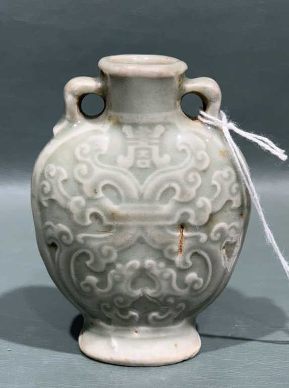 FINE CHINESE CELADON GLAZED FLASK W/ DECORATION (1 of 4)
