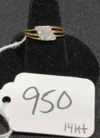 14 KT GOLD & DIAMONDS RING
