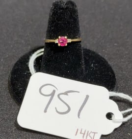 14 KT GOLD LADIES RING