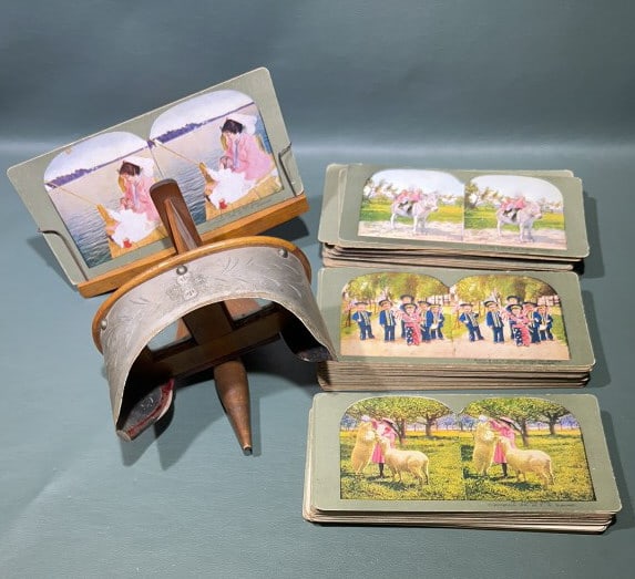 STEREOSCOPE VIEWER & CARDS (1 of 8)