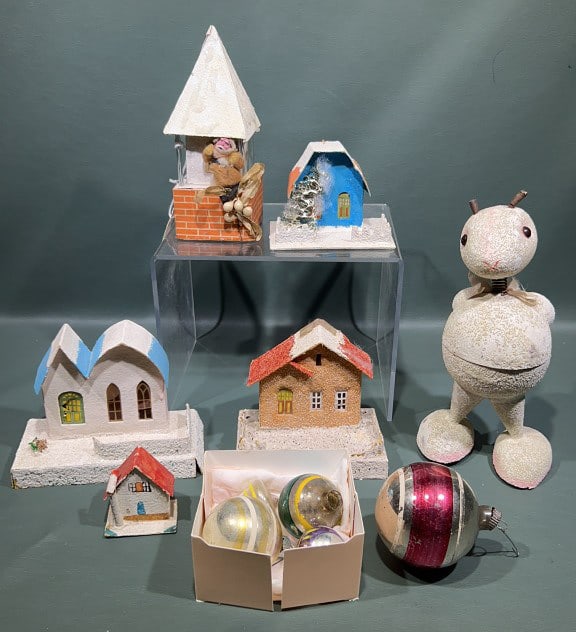 COLLECTION OF VINTAGE CHRISTMAS DECORATIONS: ~