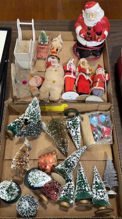VINTAGE CHRISTMAS ITEMS (1 of 7)