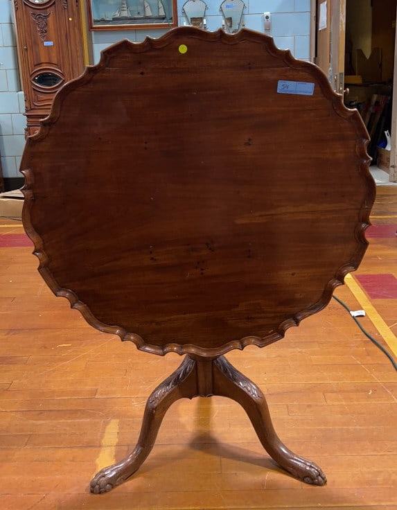 ANTIQUE MAHOGANY PIE CRUST TILT TOP TABLE (1 of 14)