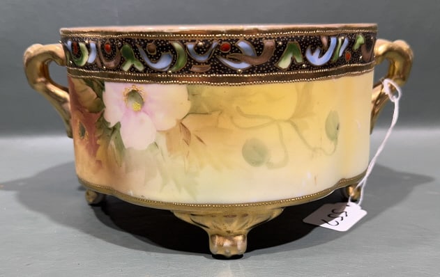 NIPPON HANDPAINTED CENTER BOWL W/ HANDLES: 9-1/2" X 4-1/2"