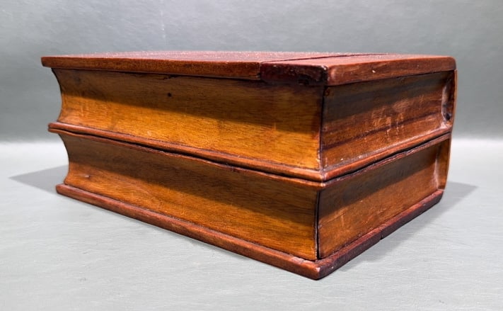 FAUX BOOK JEWELRY BOX: 9-1/2" X 7" X 4"