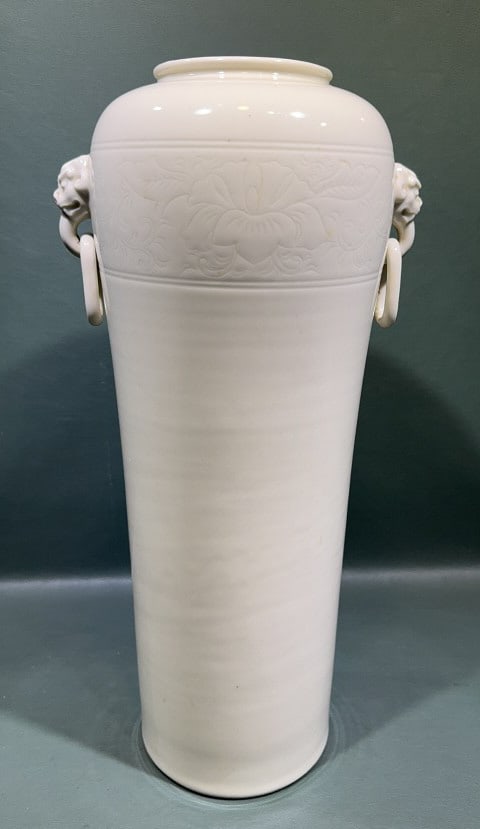 VERY LARGE ORIENTAL BLANC DE CHINE VASE: 18" TALL DRILLED FOR LAMP
