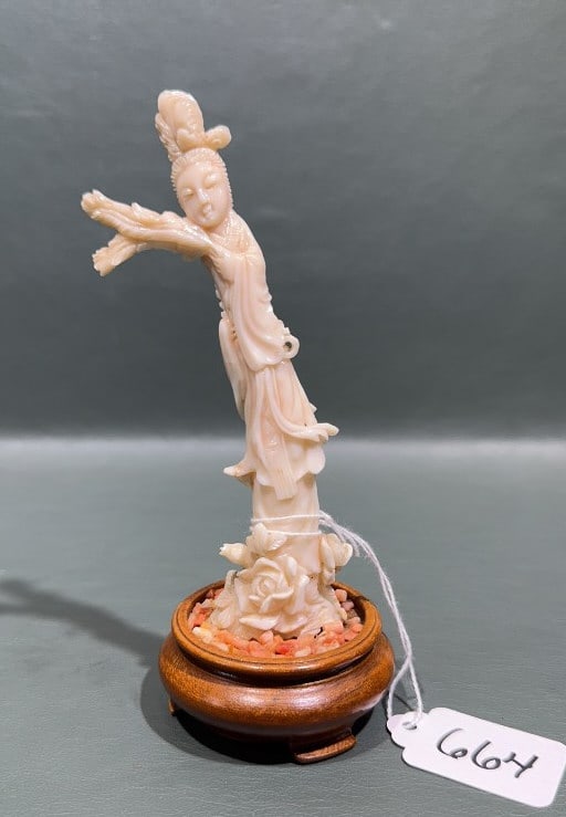 ANTIQUE CHINESE CORAL CARVING OF GUANYIN W/ FLOWER: 6-1/2" TALL INCLUDING STAND