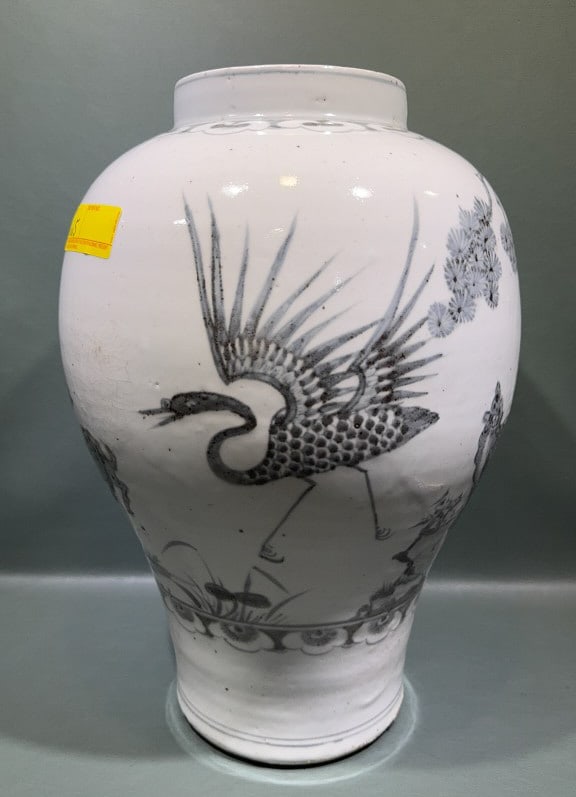 MONUMENTAL ANTIQUE KOREAN PORCELAIN VASE (1 of 6)