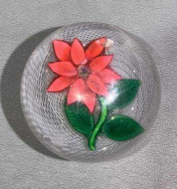 NEW ENGLAND ANT. ART GLASS POINSETTIA PAPERWEIGT (1 of 4)