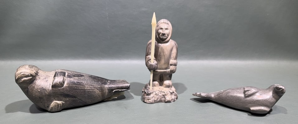 3 INUIT SOAPSTONE CARVING (1 of 8)