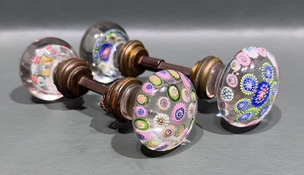 2 HAND BLOWN GLASS DOOR KNOBS (1 IS LOOSE) (1 of 3)