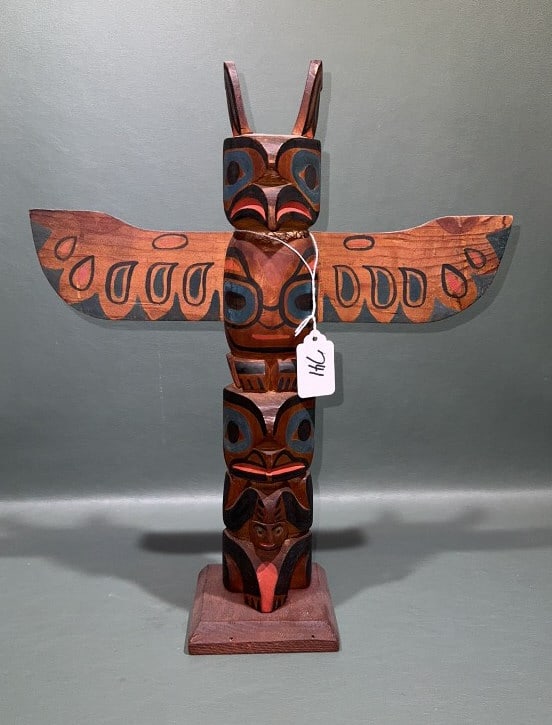 HAND CARVED WOODEN TOTEM POLE (1 of 4)