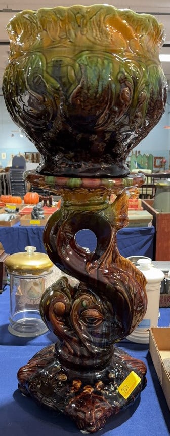 MAJOLICA JARDINIERE ON STAND: 32"