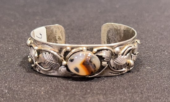 NATIVE AMERICAN STERLING & ABALONE? BANGLE (1 of 4)