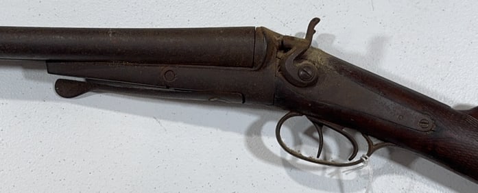 ANTIQUE DOBLE BARREL HAMMER GUN (WALL HANGER)