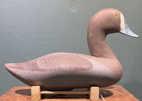 CAPT. HARRY JOBES HIGH HEAD HEN REDHEAD DECOY: 13-1/2"