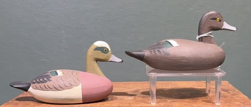 PAIR OF CAPT. JESS URIE MINI BALDPATE DECOYS
