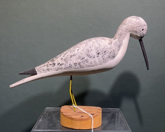 SHOREBIRD ON DRIFTWOOD BASE: 11" X 9"
