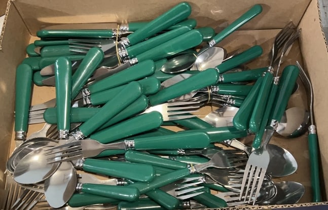 GIBSON GREEN HANDLED FLATWARE SET (1 of 4)