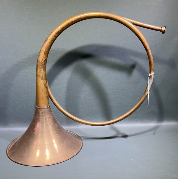 VINTAGE BRASS FRENCH HUNTING HORN: ~