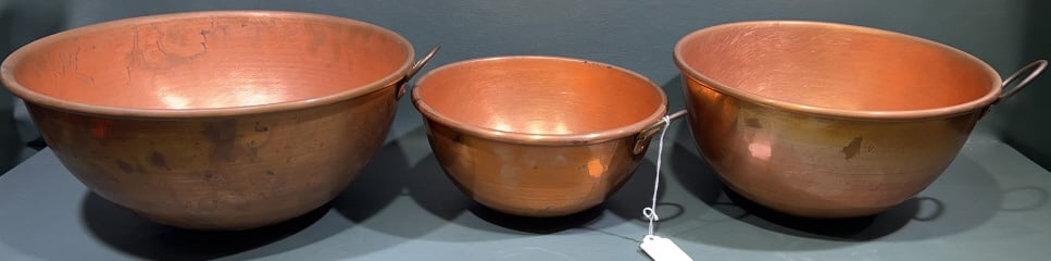 SET OF 3 GRADUATED COPPER MIXING BOWLS (1 of 3)