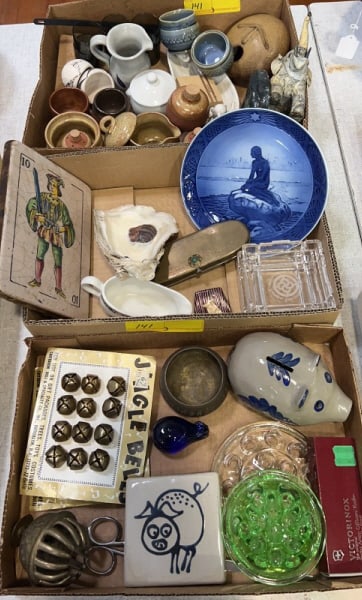 LARGE LOT OF VARIOUS COLLECTIBLES (1 of 6)
