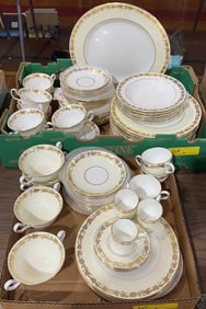 LARGE SET OF WEDGWOOD DISHES WHITEHALL PATTERN
