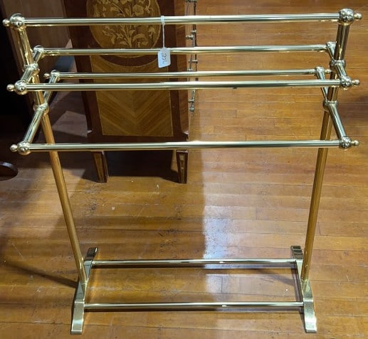 HEAVY BRASS QUILT / TOWEL BAR: 28" X 12" X 34-1/2"