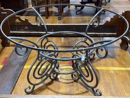 IRON PATIO TABLE BASE (1 of 5)