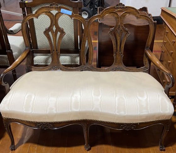 FRENCH MAHOGANY OPEN ARM SETTEE: 48" X 25" X 38-1/2"