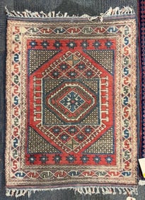 ANTIQUE HANDMADE ORIENTAL RUNNER RUG