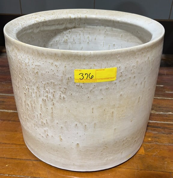 LARGE POTTERY PLANTER (1 of 4)