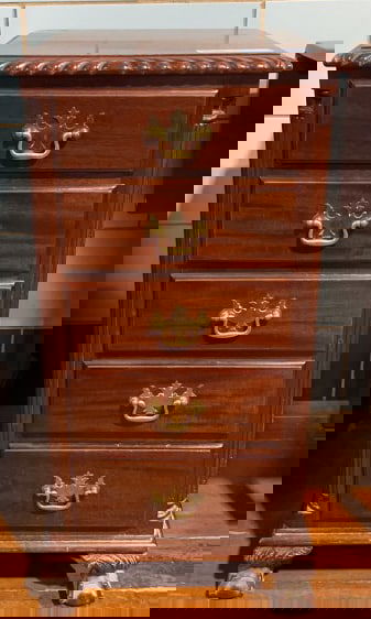 SOLID MAHOGANY CHIPPENDALE 5 DRAWER CHEST / NIGHTS (1 of 4)