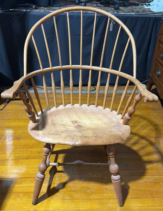 WALLACE NUTTING BOW BACK WINDSOR ARM CHAIR (1 of 5)