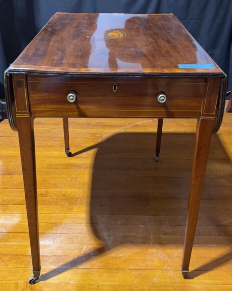ANTIQUE BAND & INLAID MAHOGANY PEMBROOK TABLE: 33" X 21" X 28-1/2"