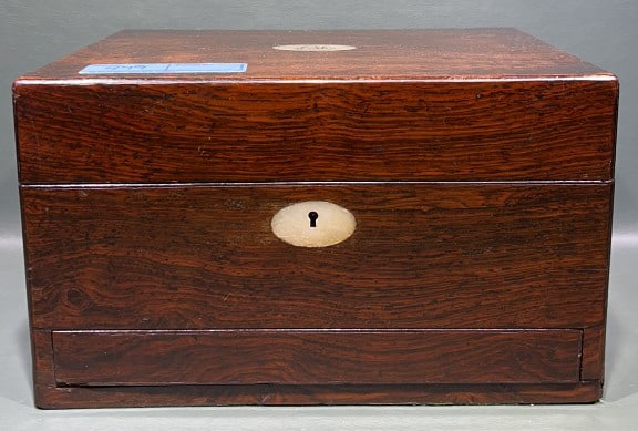ANTIQUE ROSEWOOD FITTED DRESSER BOX (1 of 10)