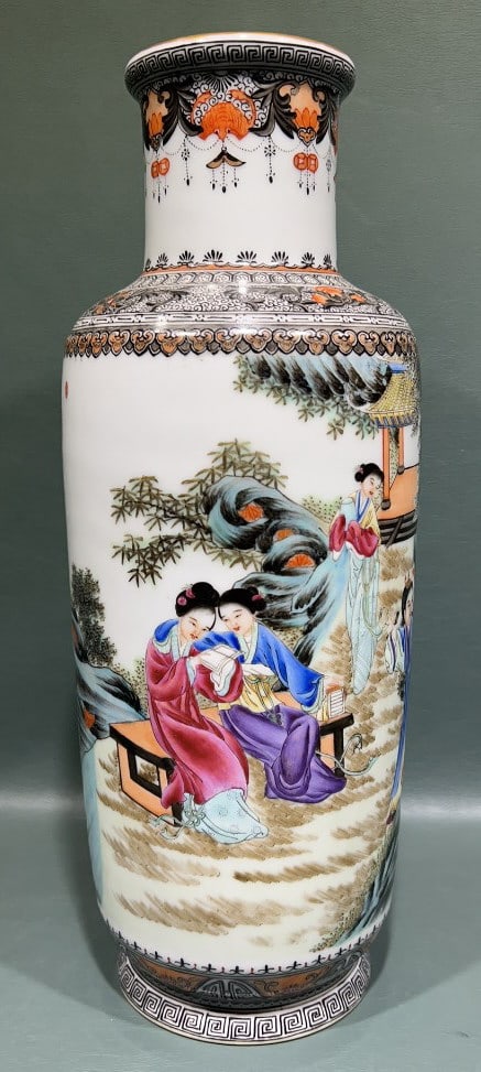 CHINESE REPUBLIC ERA LARGE PAINTED PORCELIAN VASE (1 of 6)