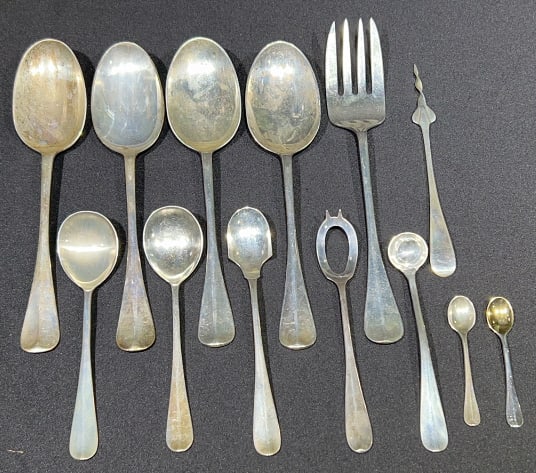 COLONIAL WILLIAMSBURG STIEFF STERLING SERVING PCS (1 of 4)